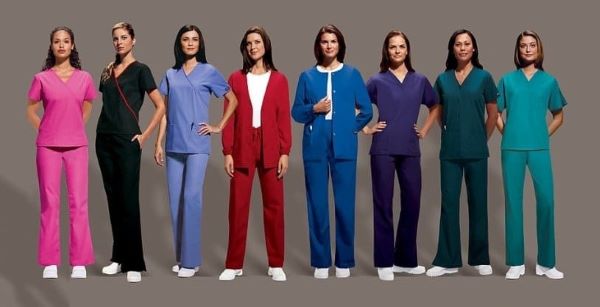 Màu sắc và hoạ tiết của đồng phục bệnh viện Tân Phú phù hợp với xu hướng đồng phục y tế hiện nay 