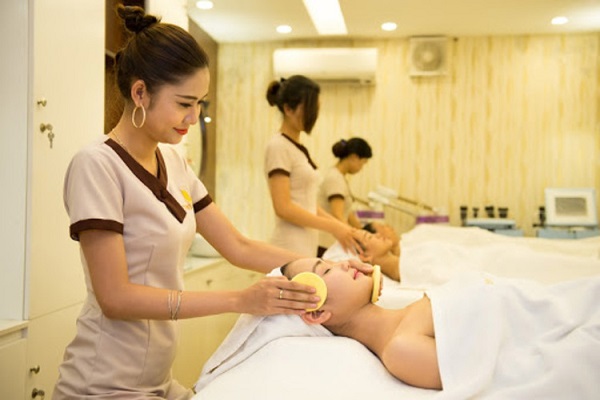 mẫu đồng phục spa nhân viên massage